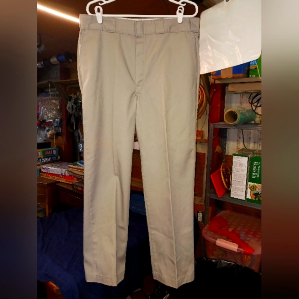 Men's dickie dress pants.
